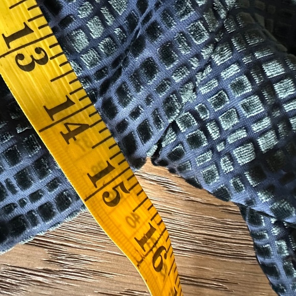 LUSH Graphite Cropped Balloon Sleeve Blouse - Picture 6 of 10